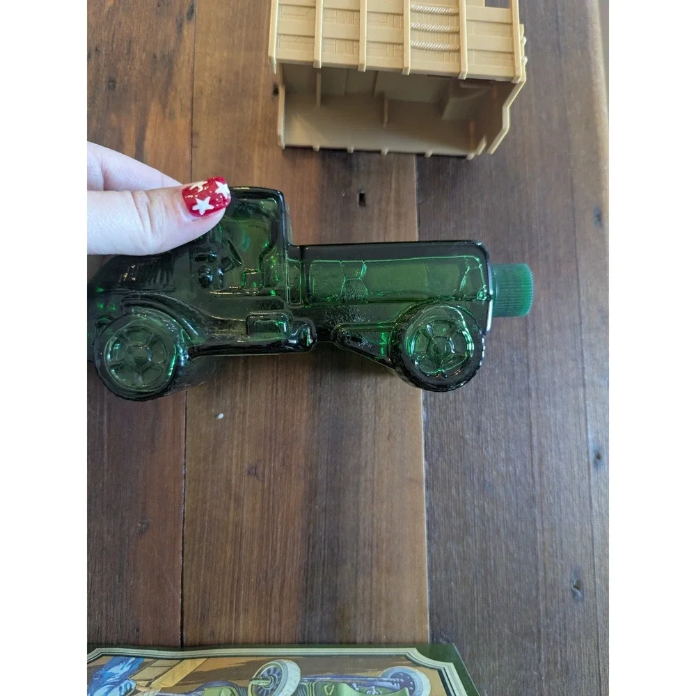Avon Vintage MAC TRUCK Big Mack Windjammer Green Glass OLAND After‎ Shave 6 Oz